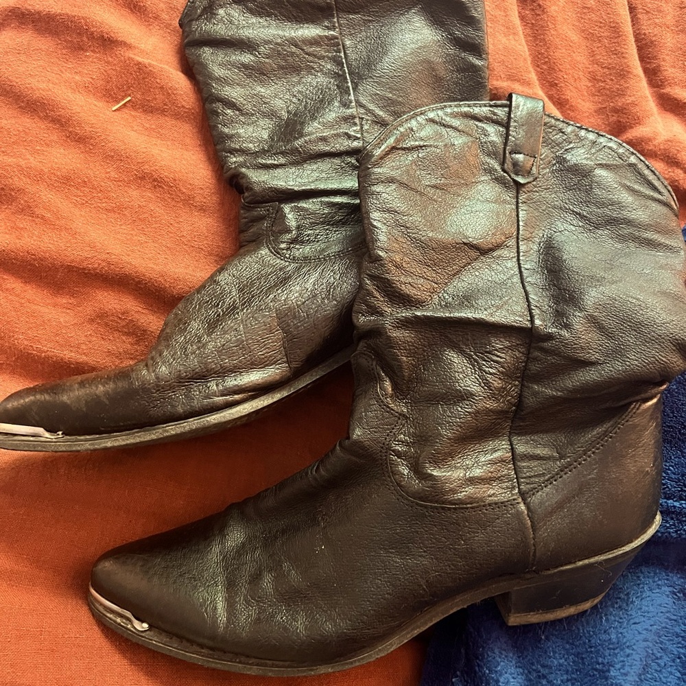 Dingos Size 8 1/2 Black